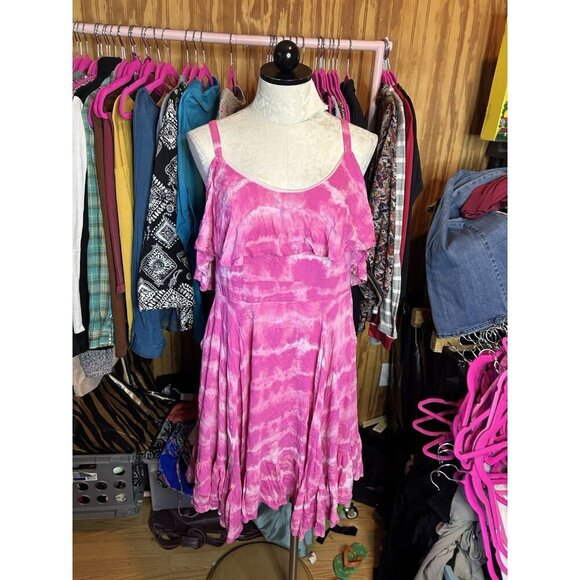 TORRID Pink Tie Dye Cold Shoulder Dress‎ Handkerchief Skater Dress Sz 0 (L) NWOT - Picture 2 of 12